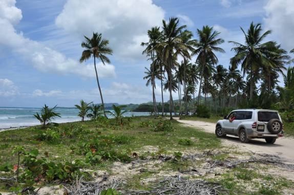 Com nosso carro, chegando à Playa Rincón, perto de La Galera, na península de Samaná, na costa norte da República Dominicana